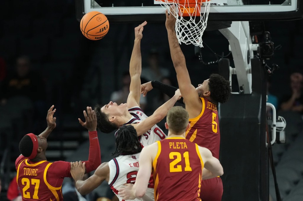 No. 15 Iowa State remains unbeaten with 83-82 victory over No. 14 St. John’s in Players Era&nbsp;tourney