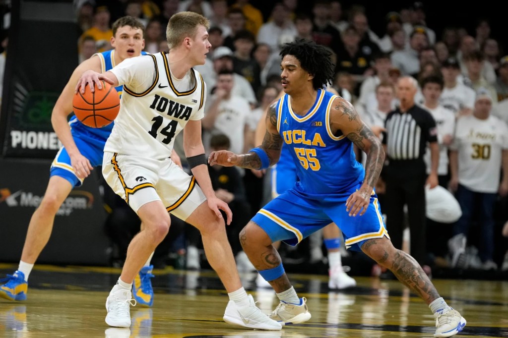 Stirtz scores 27 points, No. 25 Iowa holds off a comeback try by UCLA in 2nd half for a 74-61&nbsp;win