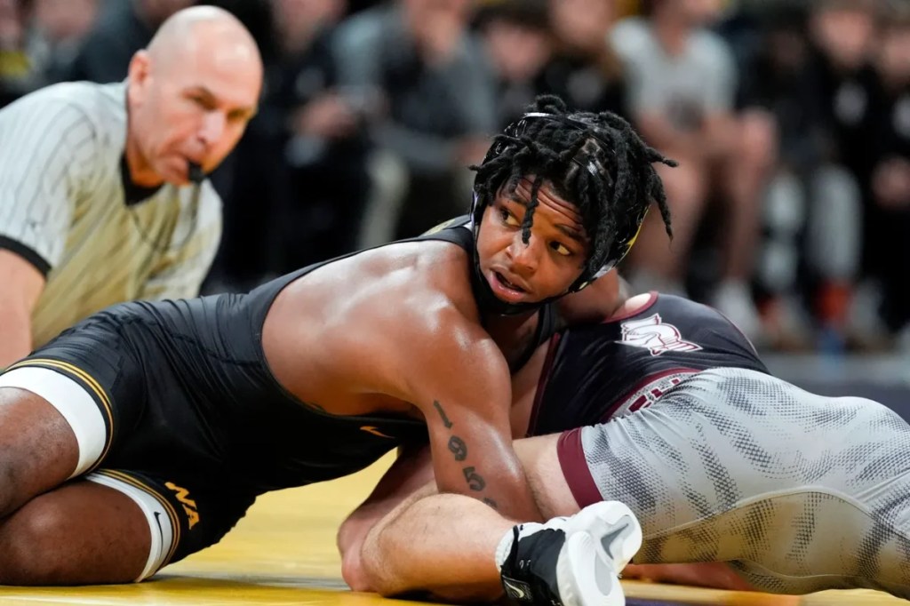 Iowa wrestling’s Jordan Williams intends to enter transfer&nbsp;portal